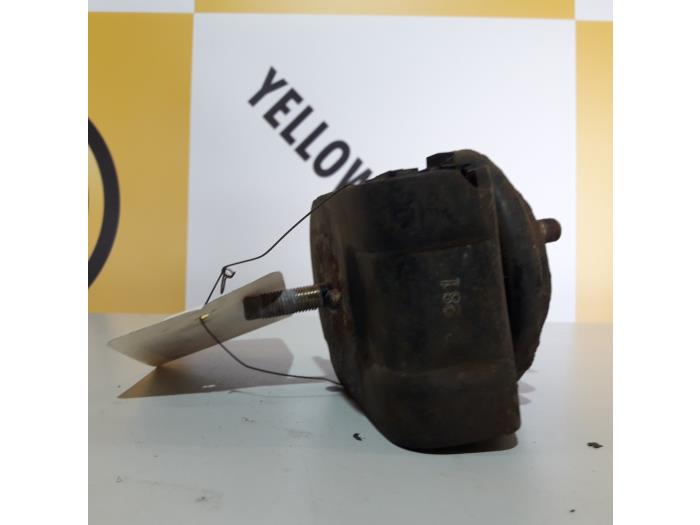 Engine mount from a Suzuki Vitara Cabrio (ET/TA) 2.0i 16V 1997