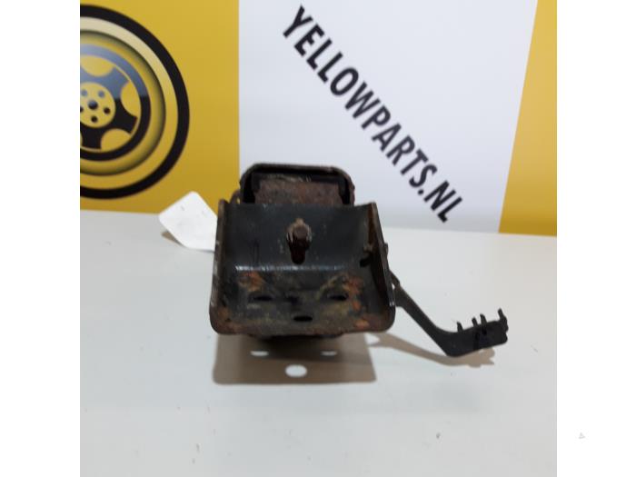 Used Engine mount Suzuki X-90 (SZ416) 1.6 16V 4x4 Price € 20,00 Margin scheme offered by Yellow Parts