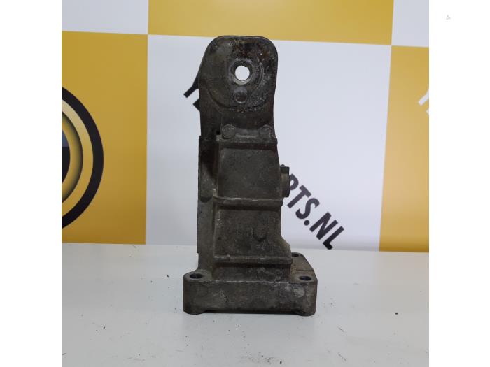 Used Engine mount Suzuki Grand Vitara I (FT/GT/HT) 1.6 16V Price € 20,00 Margin scheme offered by Yellow Parts