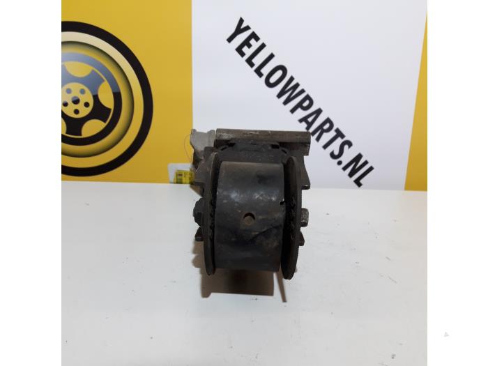 Engine mount from a Suzuki SX4 (EY/GY) 1.6 16V VVT Comfort,Exclusive Autom. 2006