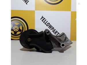 Engine mount from a Suzuki SX4 (EY/GY) 1.6 16V VVT Comfort,Exclusive Autom. 2006