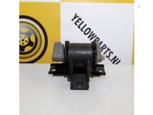 Engine mount from a Suzuki SX4 (EY/GY) 1.6 16V VVT Comfort,Exclusive Autom. 2006