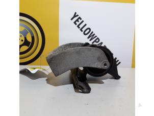 Engine mount from a Suzuki SX4 (EY/GY) 1.6 16V VVT Comfort,Exclusive Autom. 2006