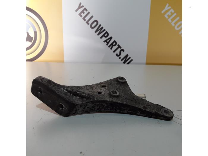 Engine mount from a Suzuki Swift (SF310/413) 1.0i 1997