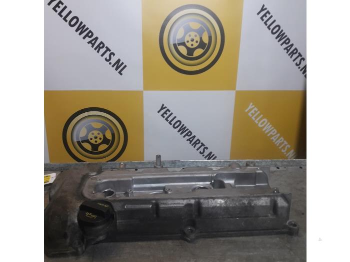 Usagé Couvercle soupapes Suzuki SX4 (EY/GY) 1.6 16V VVT Comfort,Exclusive Autom. Prix € 24,99 Règlement à la marge proposé par Yellow Parts