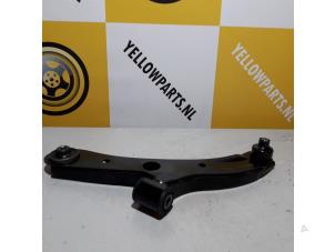 Neuf Bras de suspension bas avant gauche Suzuki Swift (ZA/ZC/ZD1/2/3/9) 1.3 VVT 16V Prix € 72,00 Prix TTC proposé par Yellow Parts