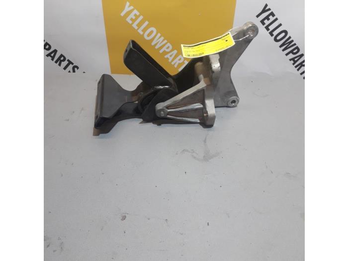 Usagé Support moteur Suzuki Swift (ZA/ZC/ZD) 1.3 D 16V Prix € 25,00 Règlement à la marge proposé par Yellow Parts