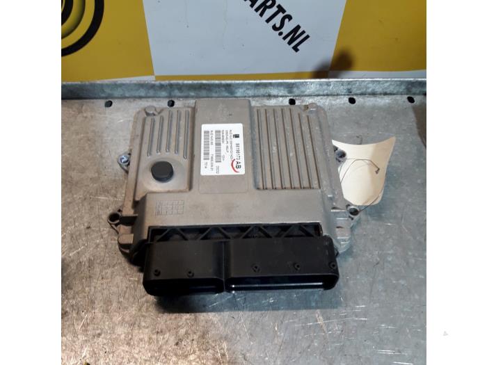 Used Engine management computer Suzuki Swift (ZA/ZC/ZD1/2/3/9) 1.3 D 16V Price € 69,00 Margin scheme offered by Yellow Parts