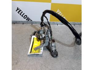 Used Set of cylinder locks (complete) Suzuki Baleno (GC/GD) 1.3 GL 16V Price € 35,00 Margin scheme offered by Yellow Parts