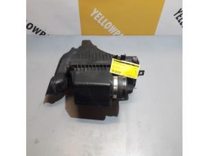 Usados Cuerpo de filtro de aire Suzuki Swift (ZA/ZC/ZD) 1.3 D 16V Precio € 25,00 Norma de margen ofrecido por Yellow Parts