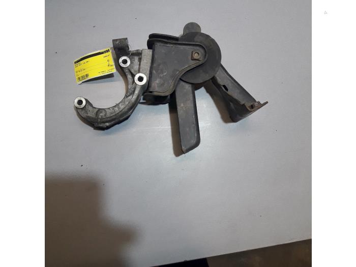 Used Engine mount Suzuki Swift (ZA/ZC/ZD1/2/3/9) 1.5 VVT 16V Price € 25,00 Margin scheme offered by Yellow Parts