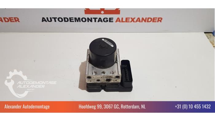 Usagé Pompe ABS Renault Twingo II (CN) 1.2 16V Prix € 14,99 Règlement à la marge proposé par Alexander Autodemontage