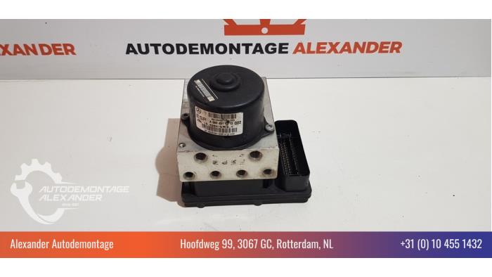 Usagé Bloc ABS Mercedes C (W203) 2.2 C-220 CDI 16V Prix € 100,00 Règlement à la marge proposé par Alexander Autodemontage