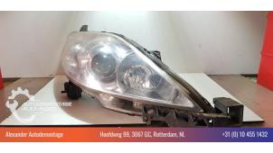 Used Headlight, right Mazda 5 (CR19) 2.0 CiDT 16V High Power Price € 75,00 Margin scheme offered by Alexander Autodemontage