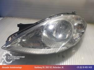 Used Headlight, left Mercedes A (W169) 2.0 A-160 CDI 16V 5-Drs. Price € 50,00 Margin scheme offered by Alexander Autodemontage