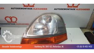 Używane Reflektor lewy Renault Master II (FD/HD) 2.8 dTi Cena € 50,00 Procedura marży oferowane przez Alexander Autodemontage