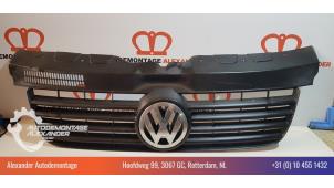 Usados Rejilla Volkswagen Transporter T5 2.5 TDi 4Motion Precio € 35,00 Norma de margen ofrecido por Alexander Autodemontage