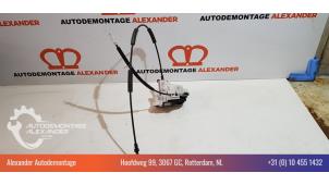 Usagé Serrure portière mécanique 2portes droite Ford Ka II 1.2 Prix € 50,00 Règlement à la marge proposé par Alexander Autodemontage