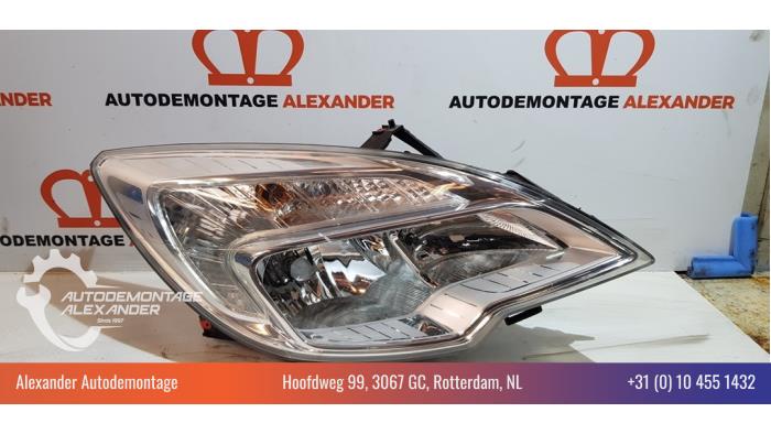 Używane Reflektor prawy Opel Meriva Mk.II 1.3 CDTI 16V Cena € 130,00 Procedura marży oferowane przez Alexander Autodemontage