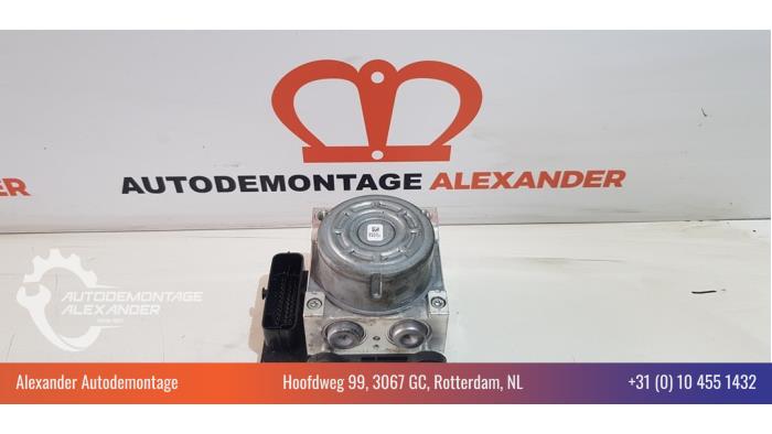 Begagnade ABS-pump Mitsubishi Outlander (GF/GG) 2.0 16V PHEV 4x4 Pris € 200,00 Marginaltabell erbjuds av Alexander Autodemontage