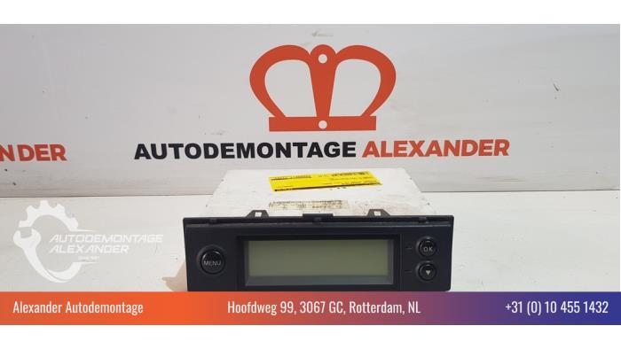 Usagé Affichage intérieur Nissan Micra C+C (K12) 1.6 16V Prix € 20,00 Règlement à la marge proposé par Alexander Autodemontage