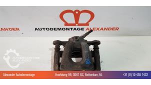 Used Front brake calliper, right BMW 1 serie (E81) 118i 16V Price € 40,00 Margin scheme offered by Alexander Autodemontage
