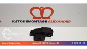 Used Tailgate lock mechanism Peugeot 307 CC (3B) 2.0 16V Price € 25,00 Margin scheme offered by Alexander Autodemontage