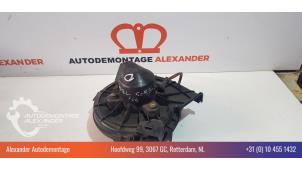 Usados Motor de ventilador de calefactor Opel Corsa C (F08/68) 1.2 16V Twin Port Precio € 20,00 Norma de margen ofrecido por Alexander Autodemontage