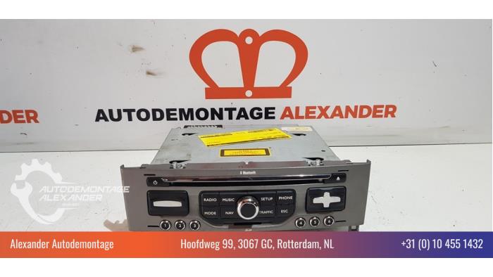 Reproductor de CD y radio de un Peugeot 308 (4A/C) 1.6 HDi 2011