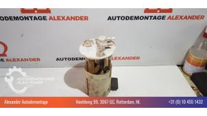 Usados Bomba eléctrica de combustible Toyota Corolla (E12) 1.4 D-4D 16V Precio € 45,00 Norma de margen ofrecido por Alexander Autodemontage