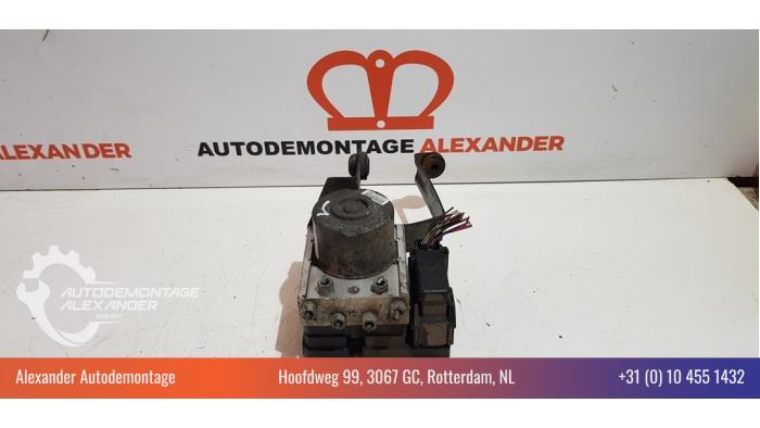 Begagnade ABS-pump Mazda 3 (BK12) 2.0i 16V Pris € 75,00 Marginaltabell erbjuds av Alexander Autodemontage