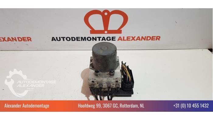 Używane Pompa ABS Peugeot 508 SW (8E/8U) 2.0 RXH HYbrid4 16V Cena € 250,00 Procedura marży oferowane przez Alexander Autodemontage