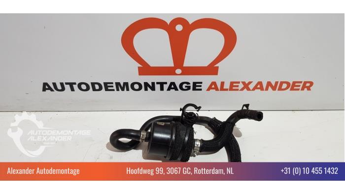 Begagnade Extra vattenpump Renault Clio IV (5R) 0.9 Energy TCE 90 12V Pris € 30,00 Marginaltabell erbjuds av Alexander Autodemontage