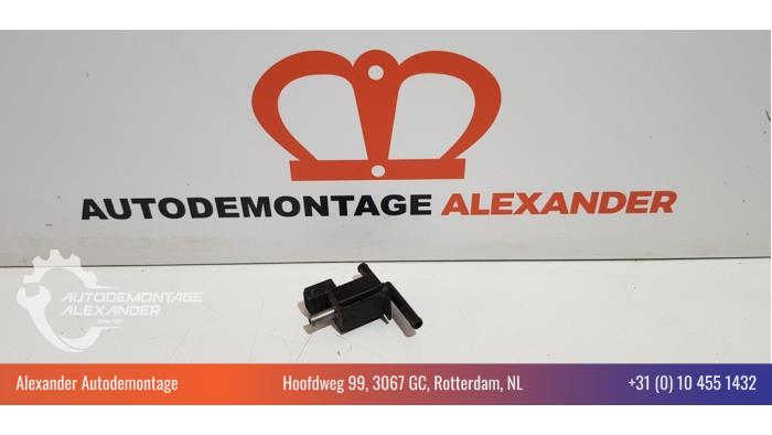 Begagnade Laddtryckssensor Renault Clio IV (5R) 0.9 Energy TCE 90 12V Pris € 55,00 Marginaltabell erbjuds av Alexander Autodemontage