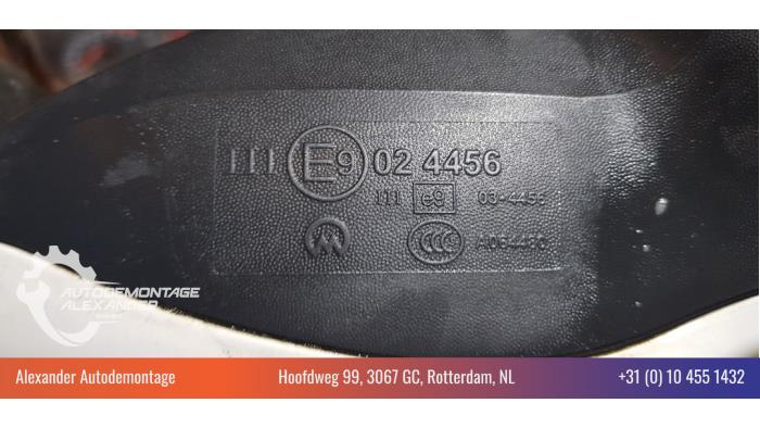 Retrovisor externo izquierda de un Seat Ibiza IV SC (6J1) 1.6 TDI 105 2013