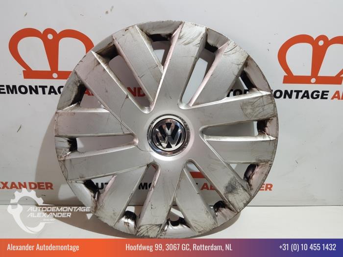 Wheel cover (spare) from a Volkswagen Polo V (6R) 1.6 TDI 16V 90 2010