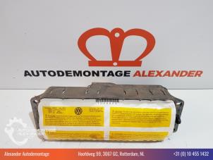 Usados Airbag de rodilla derecha Volkswagen Touran (1T1/T2) 2.0 TDI DPF Precio € 125,00 Norma de margen ofrecido por Alexander Autodemontage
