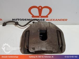 Used Front brake calliper, left BMW 5 serie (E60) 530d 24V Price € 65,00 Margin scheme offered by Alexander Autodemontage
