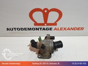 Usagé Thermostat Opel Combo (Corsa C) 1.3 CDTI 16V Prix € 50,00 Règlement à la marge proposé par Alexander Autodemontage