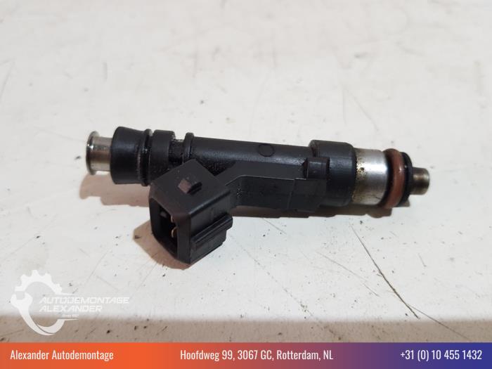 Injector (petrol injection) from a Opel Corsa D 1.2 16V 2008