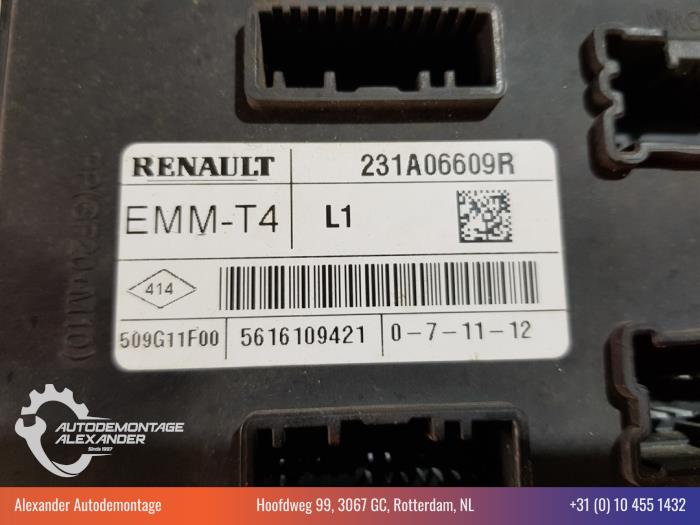 Glówny modul elektroniczny z Renault Clio IV (5R) 0.9 Energy TCE 90 12V 2013