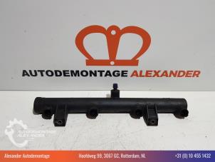 Used Fuel injector nozzle Peugeot 307 CC (3B) 2.0 16V Price € 25,00 Margin scheme offered by Alexander Autodemontage