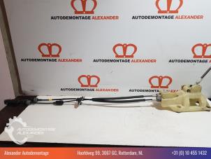 Used Gear stick Kia Rio III (UB) 1.1 CRDi VGT 12V Price on request offered by Alexander Autodemontage