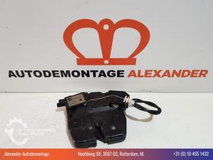 Używane Rygiel tylnej klapy BMW X5 (E70) 30d xDrive 3.0 24V Cena € 140,00 Procedura marży oferowane przez Alexander Autodemontage