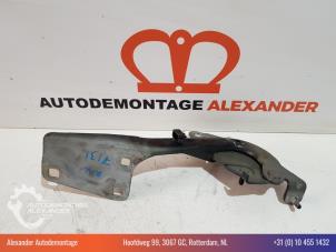 Używane Zawias pokrywy silnika Renault Megane III Grandtour (KZ) 1.5 dCi 110 Cena € 25,00 Procedura marży oferowane przez Alexander Autodemontage