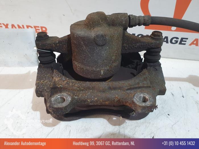 Gebrauchte Bremszange rechts vorne Fiat Grande Punto (199) 1.4 Preis € 30,00 Margenregelung angeboten von Alexander Autodemontage