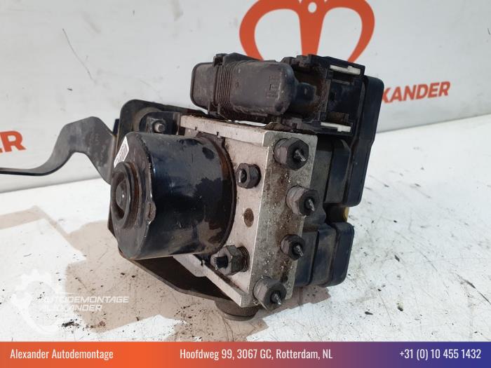 Begagnade ABS-pump Ford Fiesta 6 (JA8) 1.25 16V Pris € 80,00 Marginaltabell erbjuds av Alexander Autodemontage