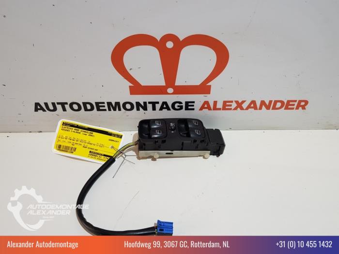 Usados Interruptor de ventanilla eléctrica Mercedes C Combi (S203) 1.8 C-180K 16V Precio € 50,00 Norma de margen ofrecido por Alexander Autodemontage