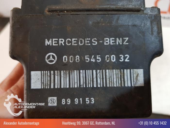 Relais préchauffage d'un Mercedes-Benz Vito (638.0) 2.2 CDI 108 16V 2001