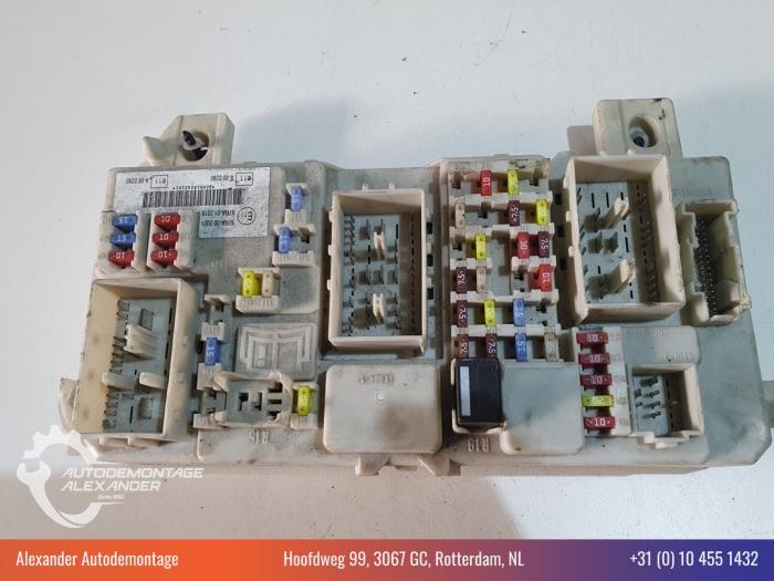 Fuse box from a Ford C-Max (DM2) 1.8 16V 2008
